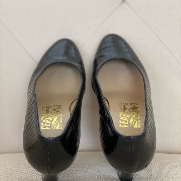 Salvatore Ferragamo Alligator Pumps - Picture 4 of 8